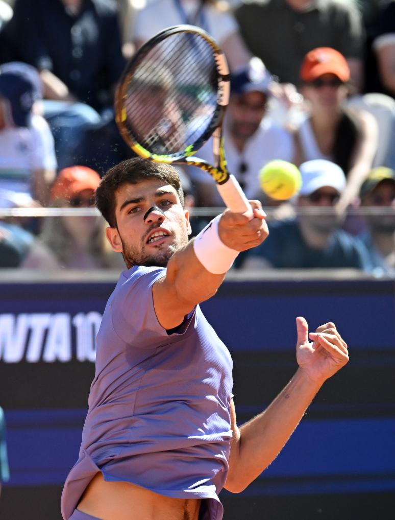 包含法国网球队血洗西班牙网球队,阿尔卡拉斯送出助攻的词条 包含法国网球队血洗西班牙网球队,阿尔卡拉斯送出助攻的词条