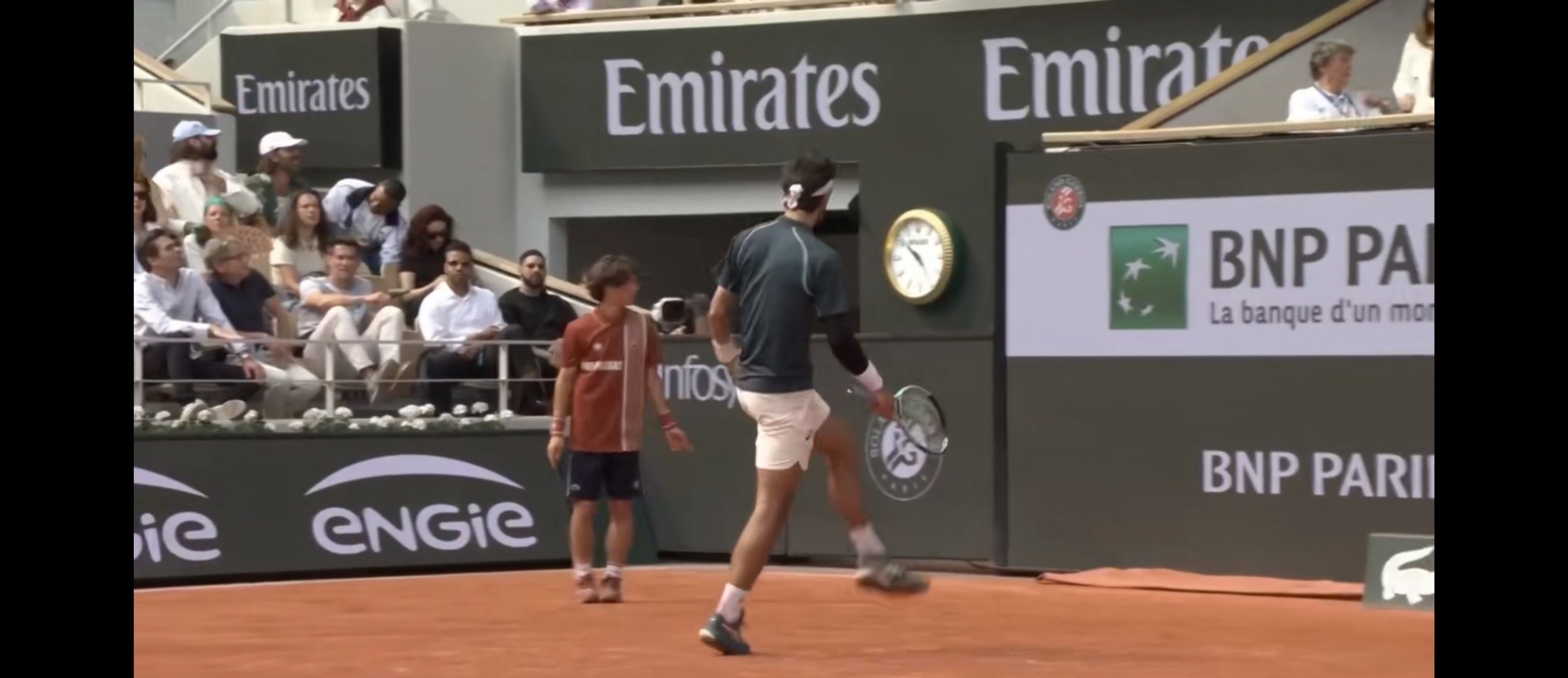 关于美国网球队碾压世界网球队,费德勒绝境逆转的信息 关于美国网球队碾压世界网球队,费德勒绝境逆转的信息