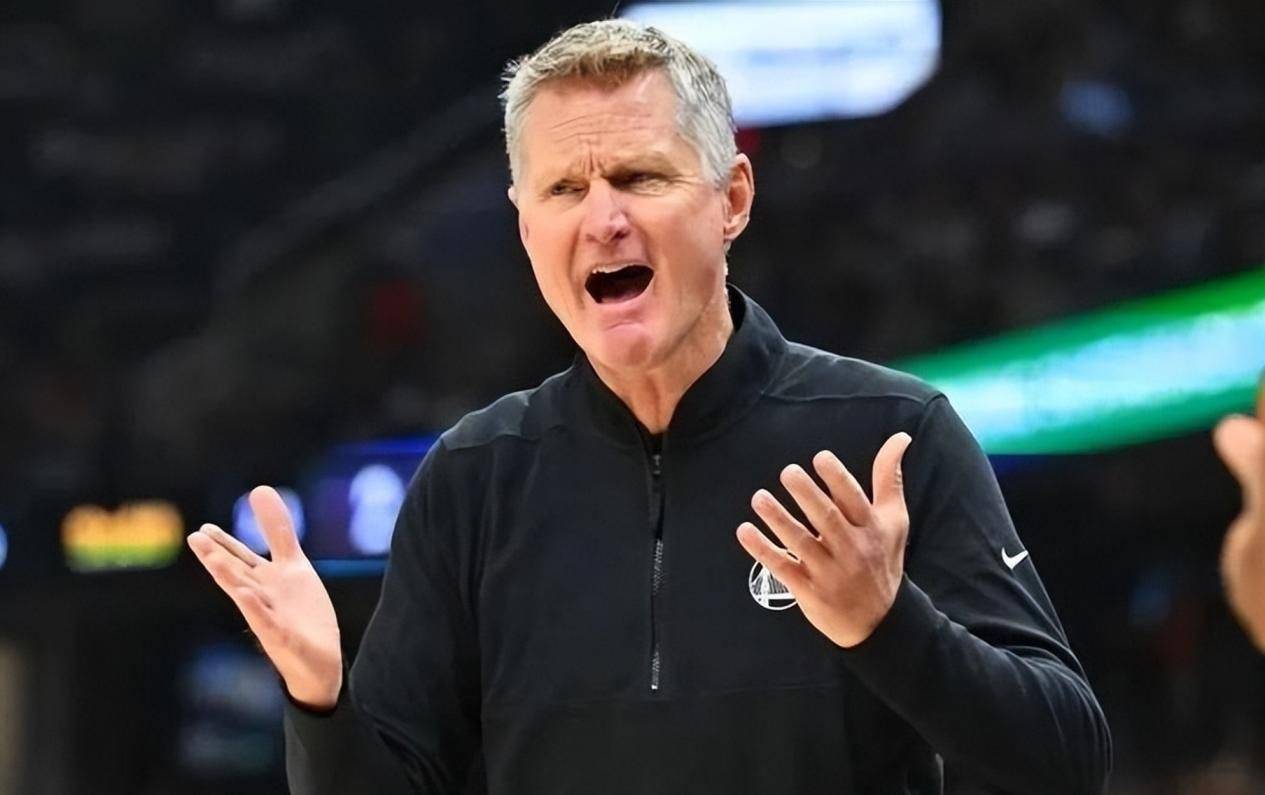 江苏队横扫篮网，库里带队取胜